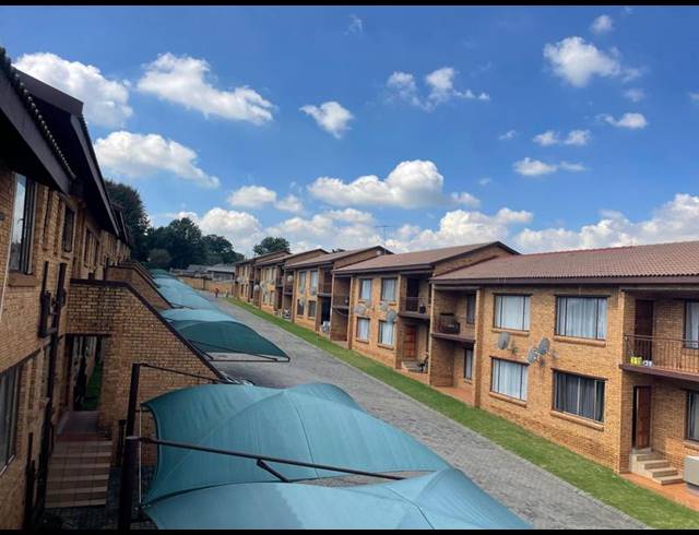 2 BEDROOM APARTMENT FOR SALE IN MEREDALE